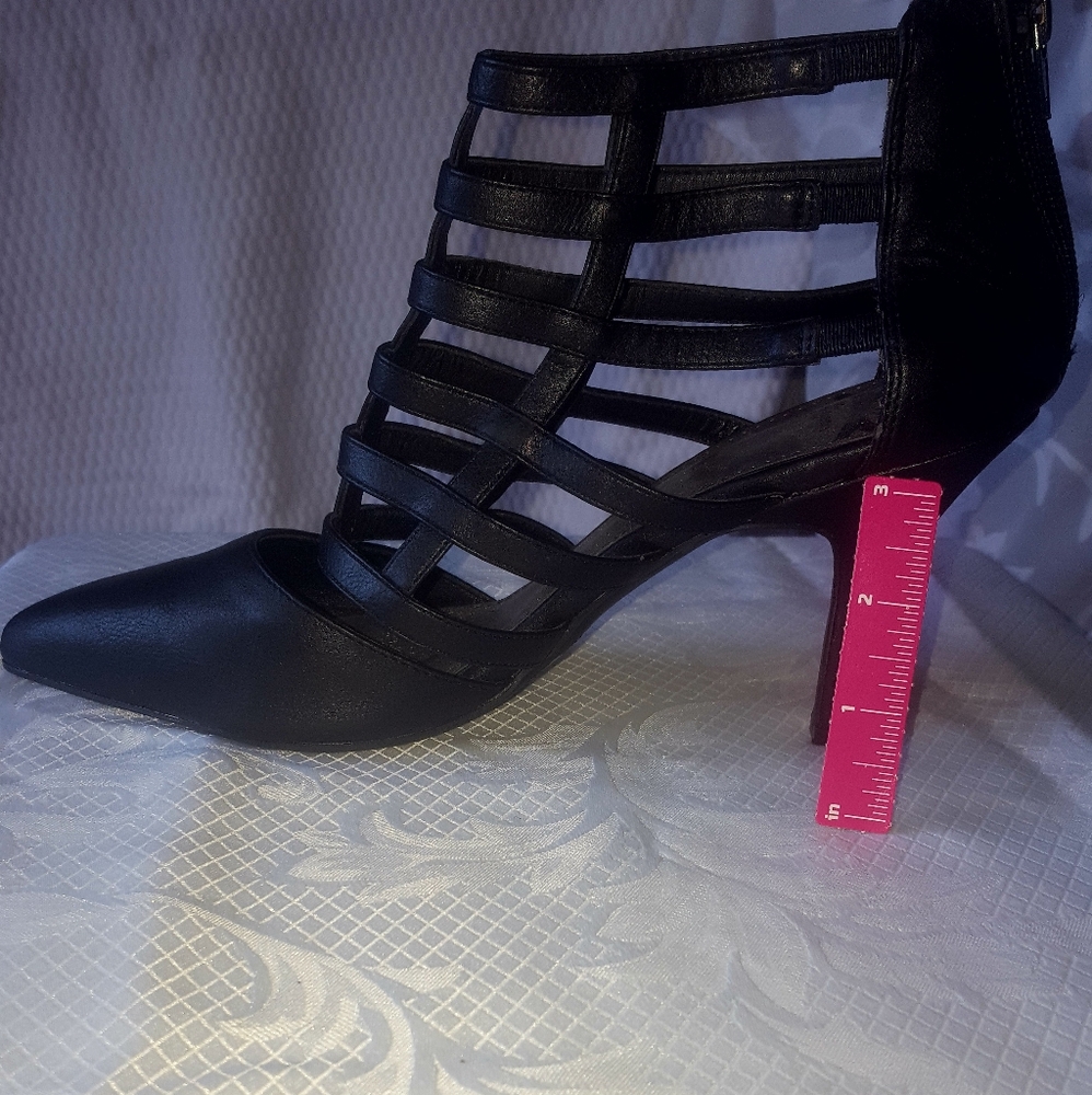 Heels - Picture 2 of 7